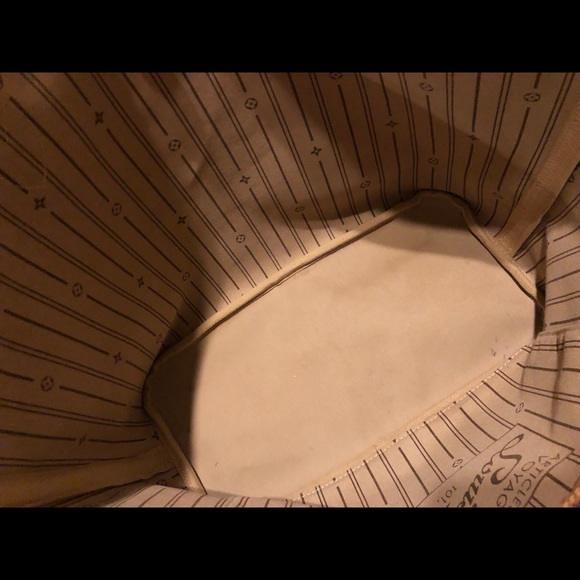 Authentic Louis Vuitton Neverfull MM Bag - Picture 4 of 8